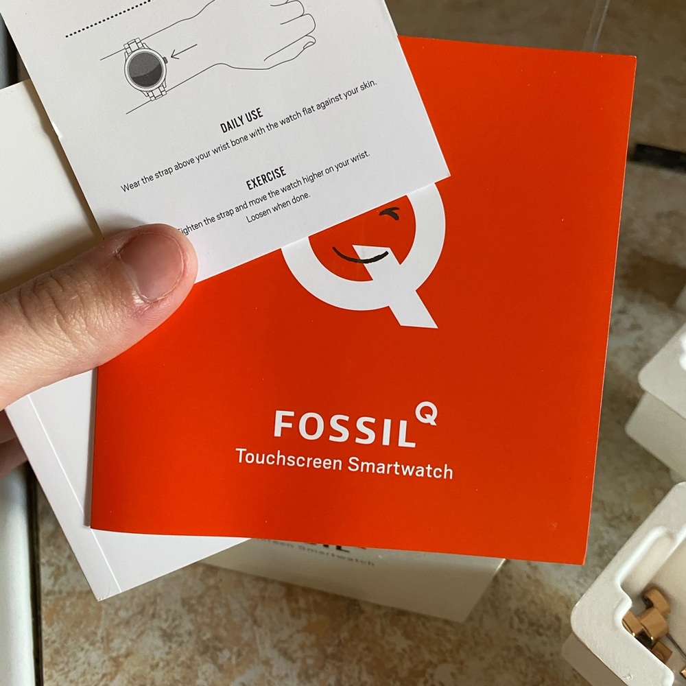 Woman’s 4th Generation Fossil Watch (Smart) - Picture 5 of 5